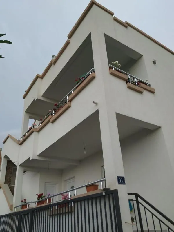 Prodaja, kuća, 180m², Bar, Crna Gora