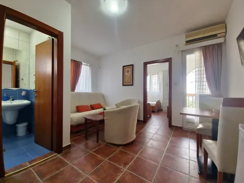 Rent, one bedroom apartment, 37m², Budva, Crna Gora - image 7