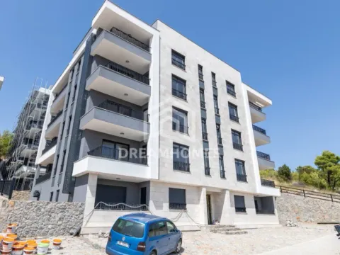 Izdavanje, dvosoban stan, 57m², Gorica C, Podgorica - image 2