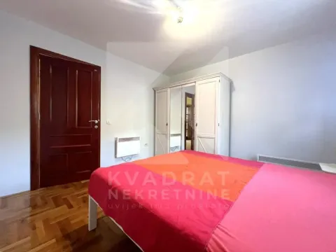 Izdavanje, kuća, 200m², Tološi, Podgorica - image 9