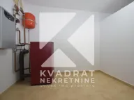 Izdavanje, kuća, 185m², Tološi, Podgorica - image 17