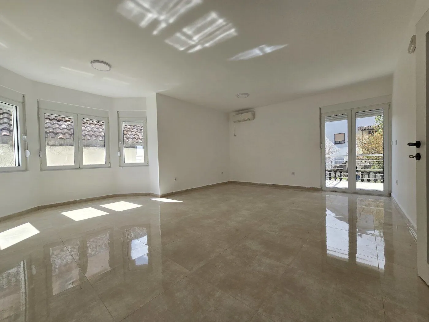 Rent, office space, 337m², Stari Aerodrom, Podgorica