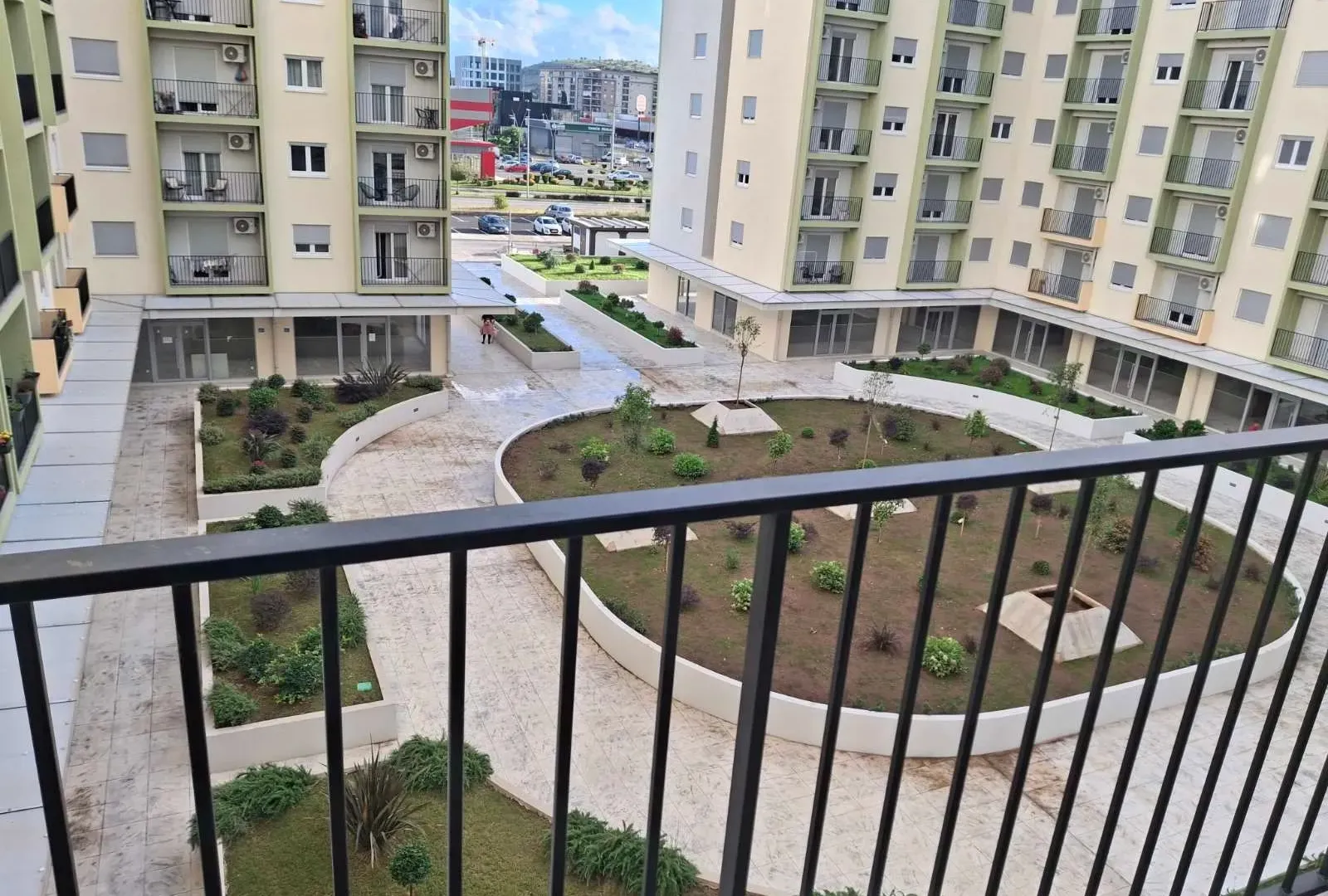 Izdavanje, jednosoban stan, 40m², Pobrežje, Podgorica