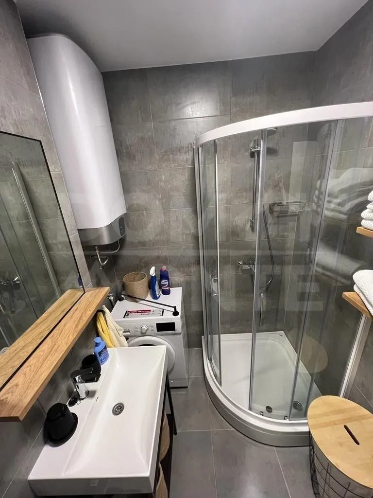 Izdavanje, jednosoban stan, 52m², Centar, Tivat
