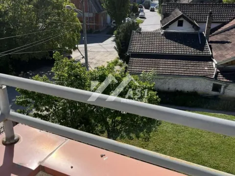 Izdavanje, četvorosoban stan, 120m², Stari Majur, Petrovaradin - image 8