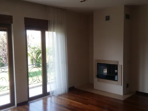 Rent, house, 262m², Zabjelo, Podgorica - image 4