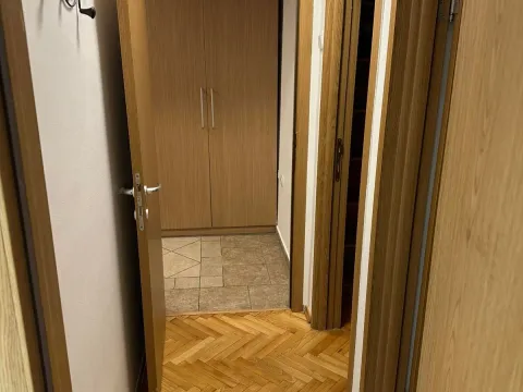 Izdavanje, dvosoban stan, 80m², Momišići, Podgorica - image 14