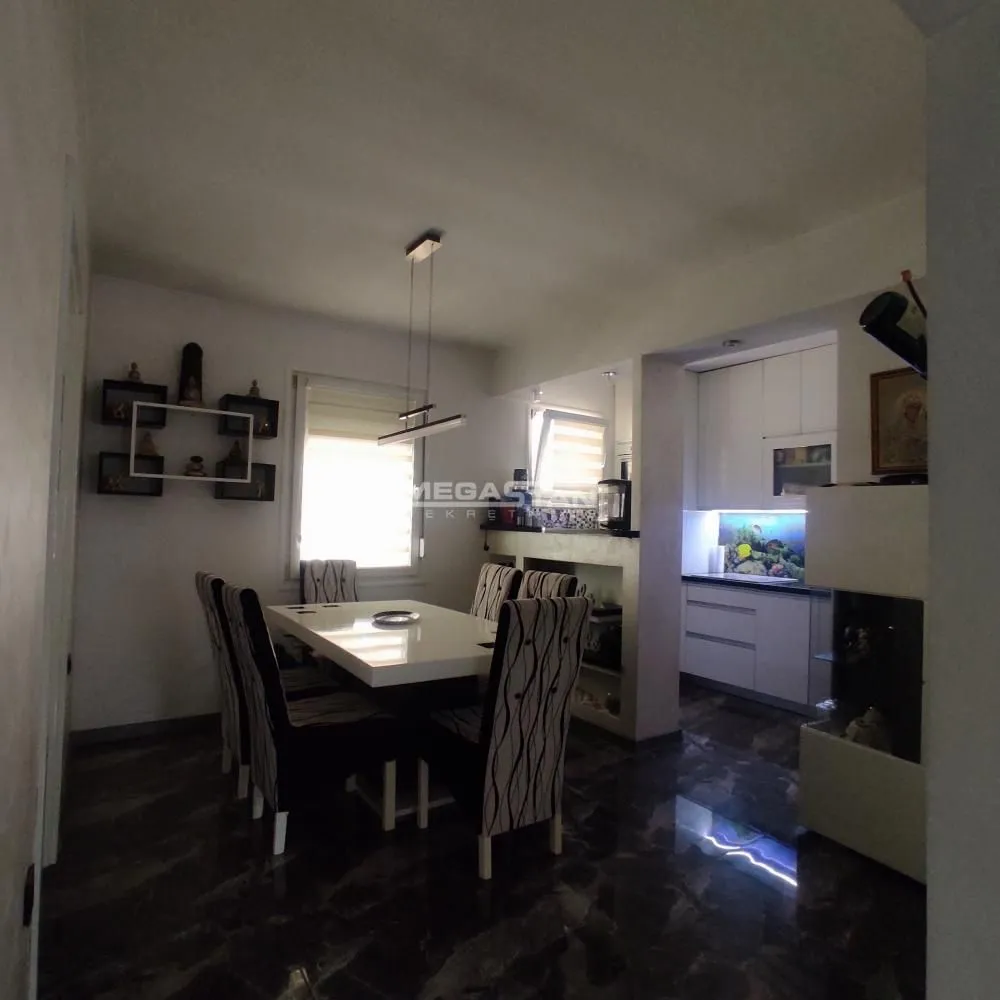 Prodaja, kuća, 80m², Borča 1, Borča Sve Podlokacije