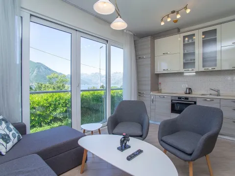 Prodaja, dvosoban stan, 65m², Dobrota, Kotor - image 7