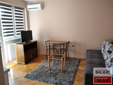 Izdavanje, garsonjera, 25m², Bulevar Oslobodjenja, Novi Sad Sve Podlokacije - image 3