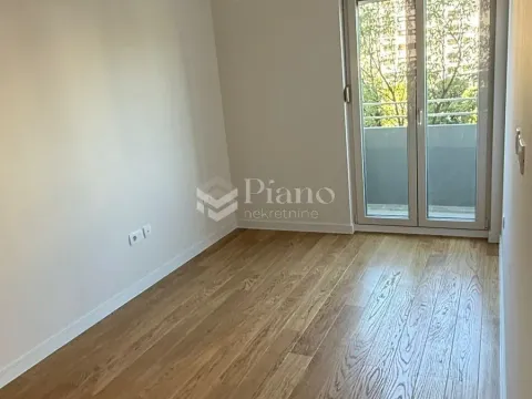 Izdavanje, jednosoban stan, 40m², Central Point, Podgorica - image 3