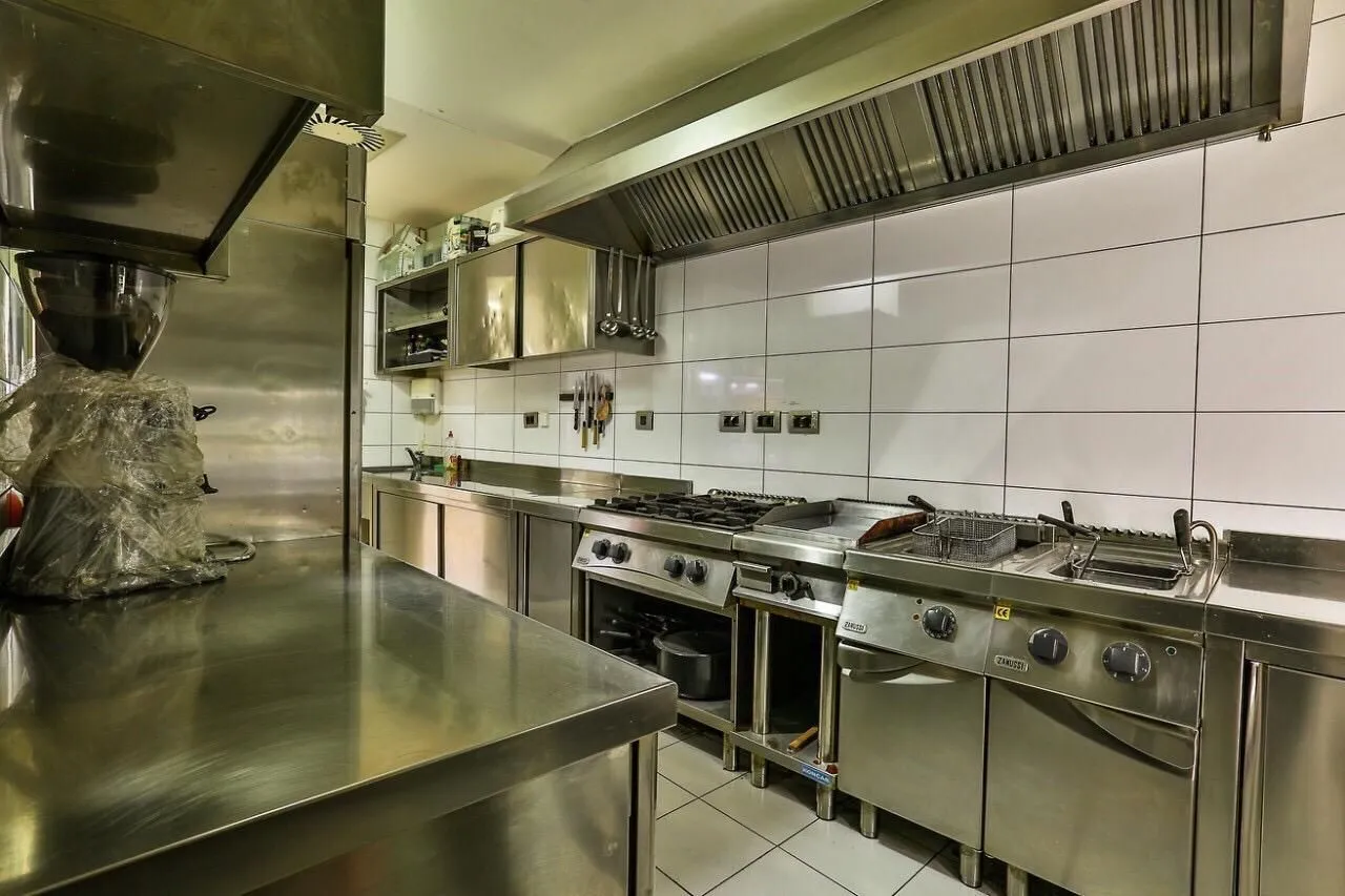 Prodaja, poslovni prostor, 145m², Budva, Crna Gora