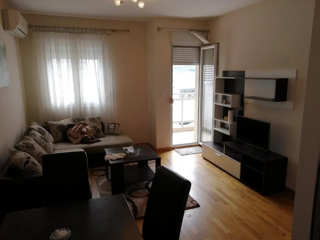 Izdavanje, jednosoban stan, 45m², City Kvart, Podgorica