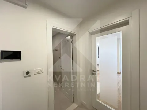 Rent, office space, 40m², Tološka šuma, Podgorica - image 5