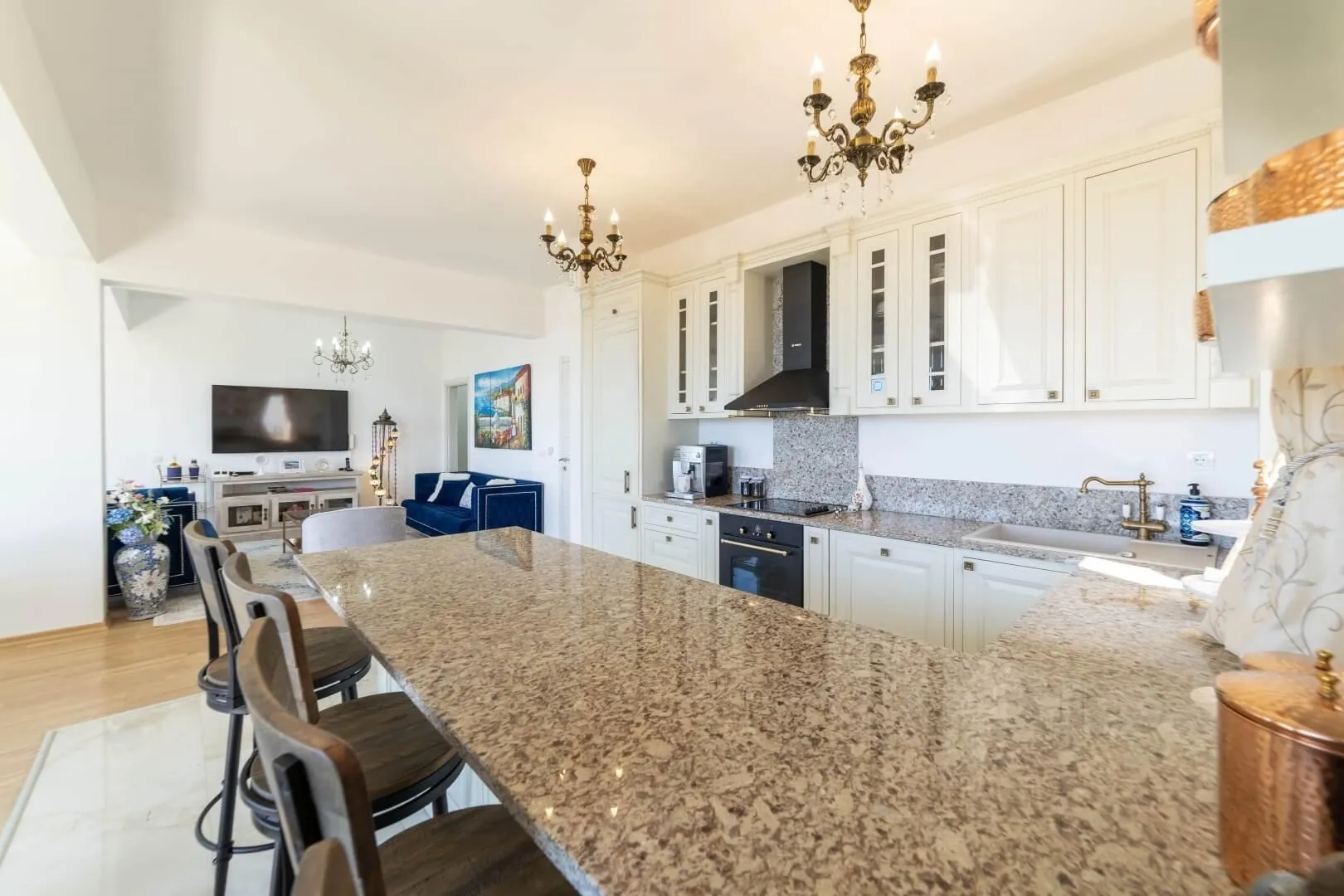 Prodaja, trosoban stan, 120m², Tivat, Crna Gora