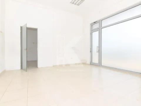 Izdavanje, poslovni prostor, 124m², Tološka šuma, Podgorica - image 2