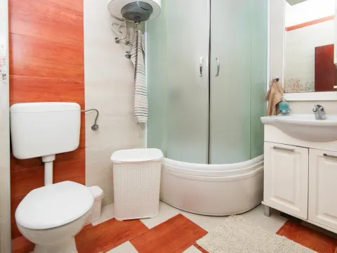 Rent, two bedroom apartment, 60m², Seljanovo, Tivat - image 7