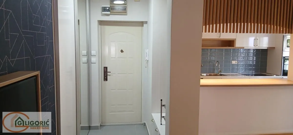 Prodaja, četvorosoban stan, 99m², Žarkovo, Beograd