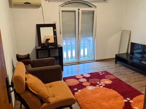 Izdavanje, trosoban stan, 120m², City Kvart, Podgorica - image 9