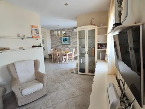 Prodaja, četvorosoban stan, 162m², Dobre Vode, Bar - image 9