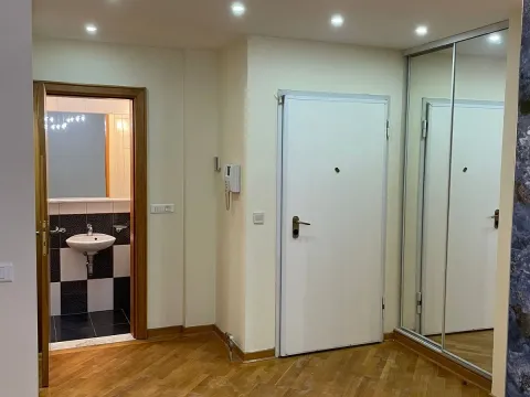 Izdavanje, trosoban stan, 120m², Savski Venac, Beograd - image 7