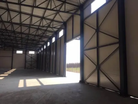 Izdavanje, poslovni prostor, 1700m², Zemun Ugrinovci, Zemun Sve Podlokacije - image 9