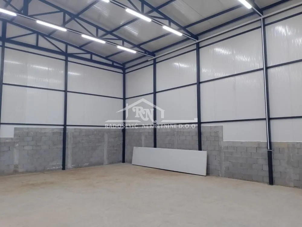 Rent, office space, 192m², Resnik, Beograd