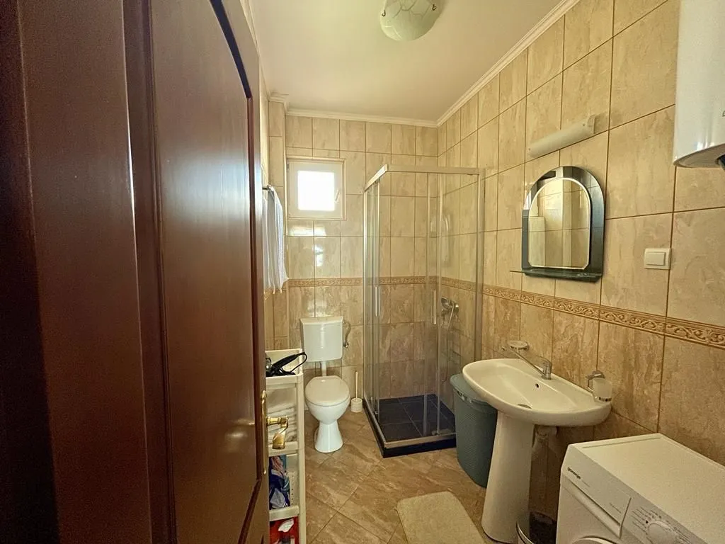 Prodaja, dvosoban stan, 88m², Đenovići, Herceg Novi