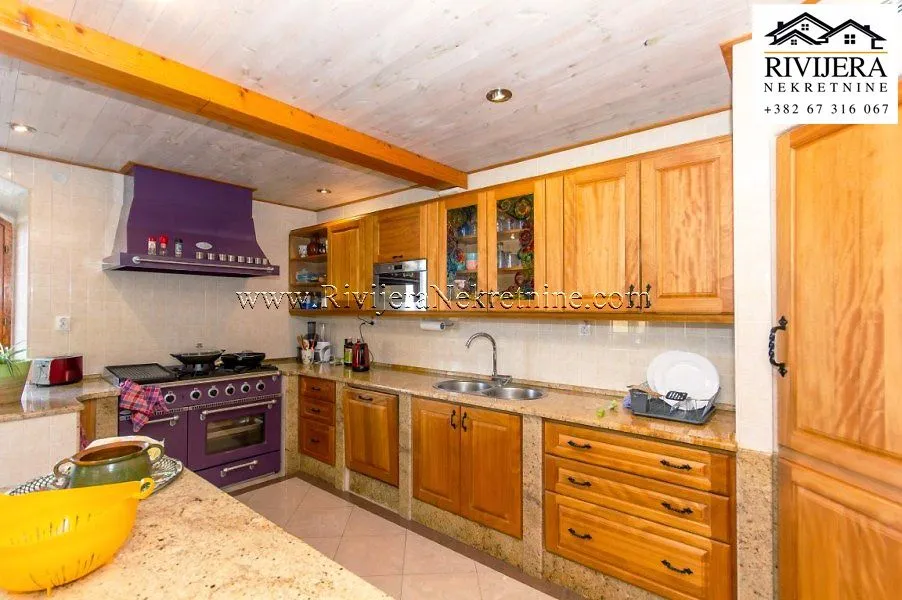 Prodaja, kuća, 226m², Podi, Herceg Novi