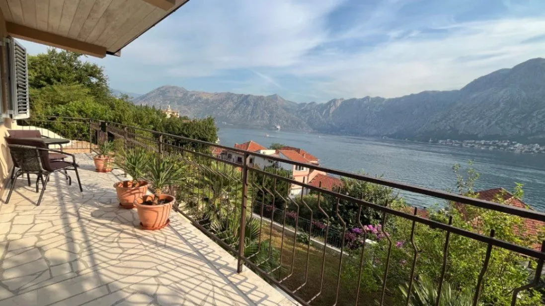 Prodaja, kuća, 200m², Prčanj, Kotor