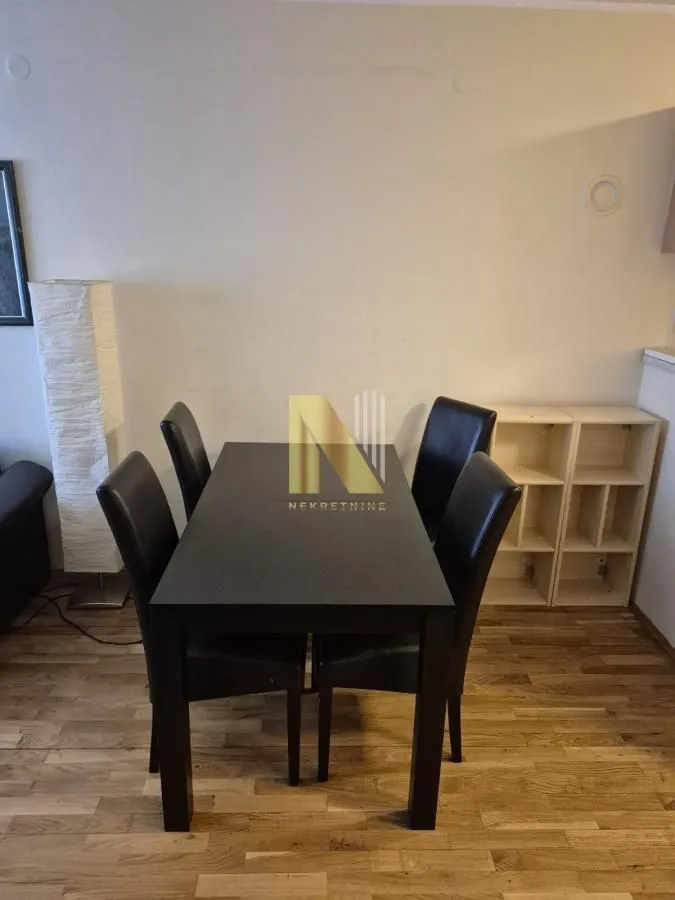 Izdavanje, jednosoban stan, 45m², Centar, Novi Sad
