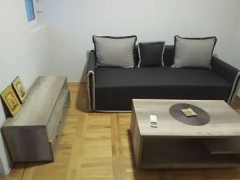 Rent, one bedroom apartment, 30m², Stari Aerodrom, Podgorica - image 1