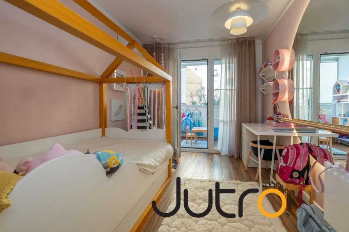 Prodaja, trosoban stan, 122m², Centar, Podgorica