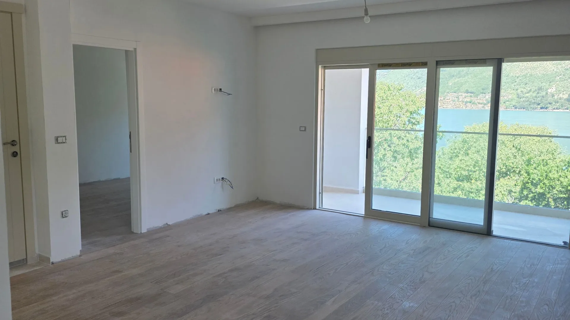 Prodaja, jednosoban stan, 56m², Stoliv, Kotor