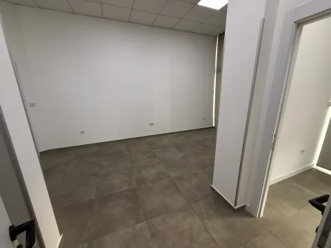 Rent, office space, 130m², Blok 9, Podgorica - image 5