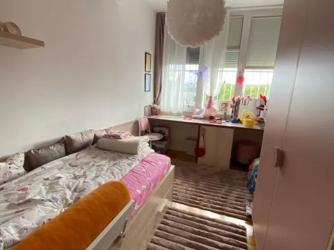 Izdavanje, trosoban stan, 120m², Centar, Podgorica - image 3