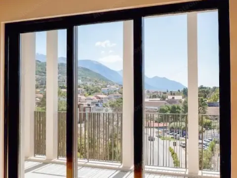 Prodaja, dvosoban stan, 88m², Porto Montenegro, Tivat - image 1