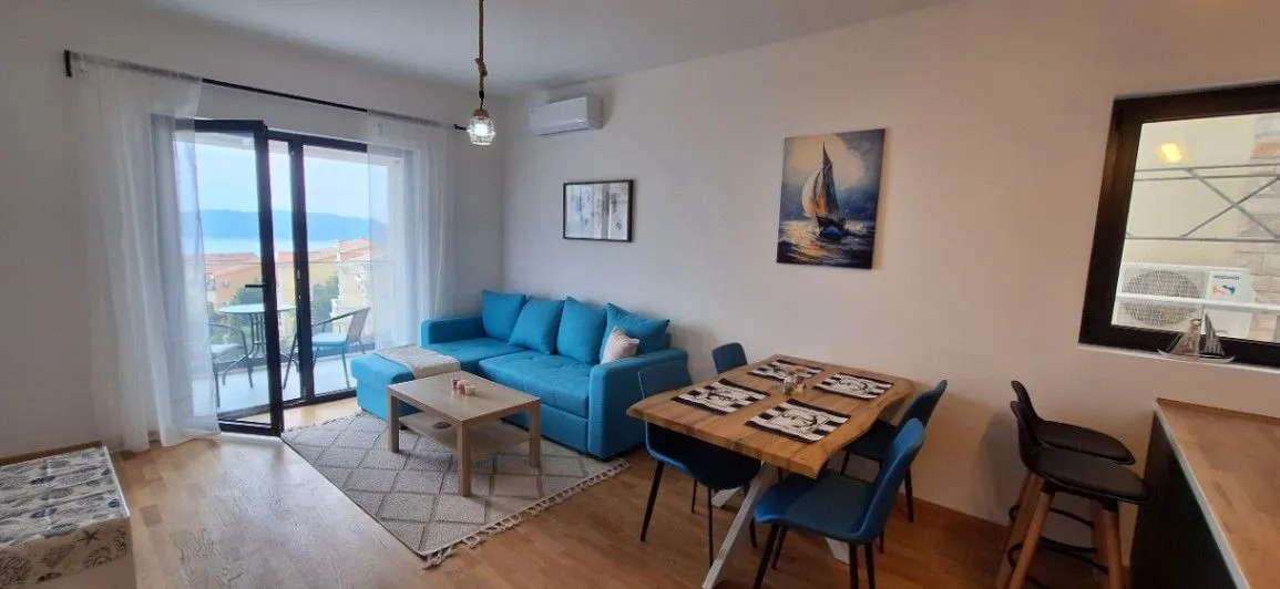 Izdavanje, dvosoban stan, 61m², Bečići, Budva