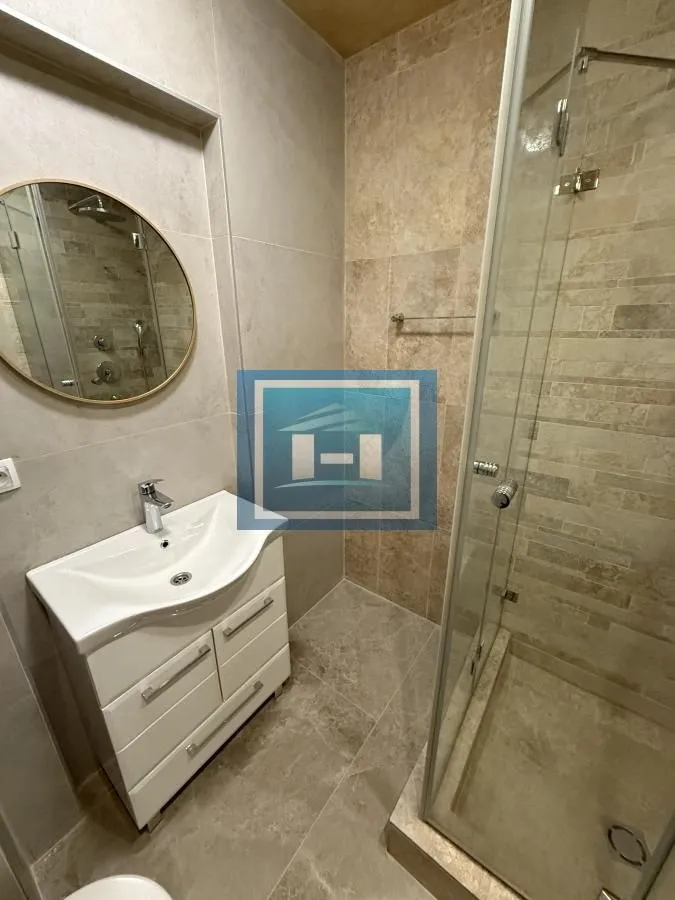 Prodaja, jednosoban stan, 77m², Vašarište, Jagodina