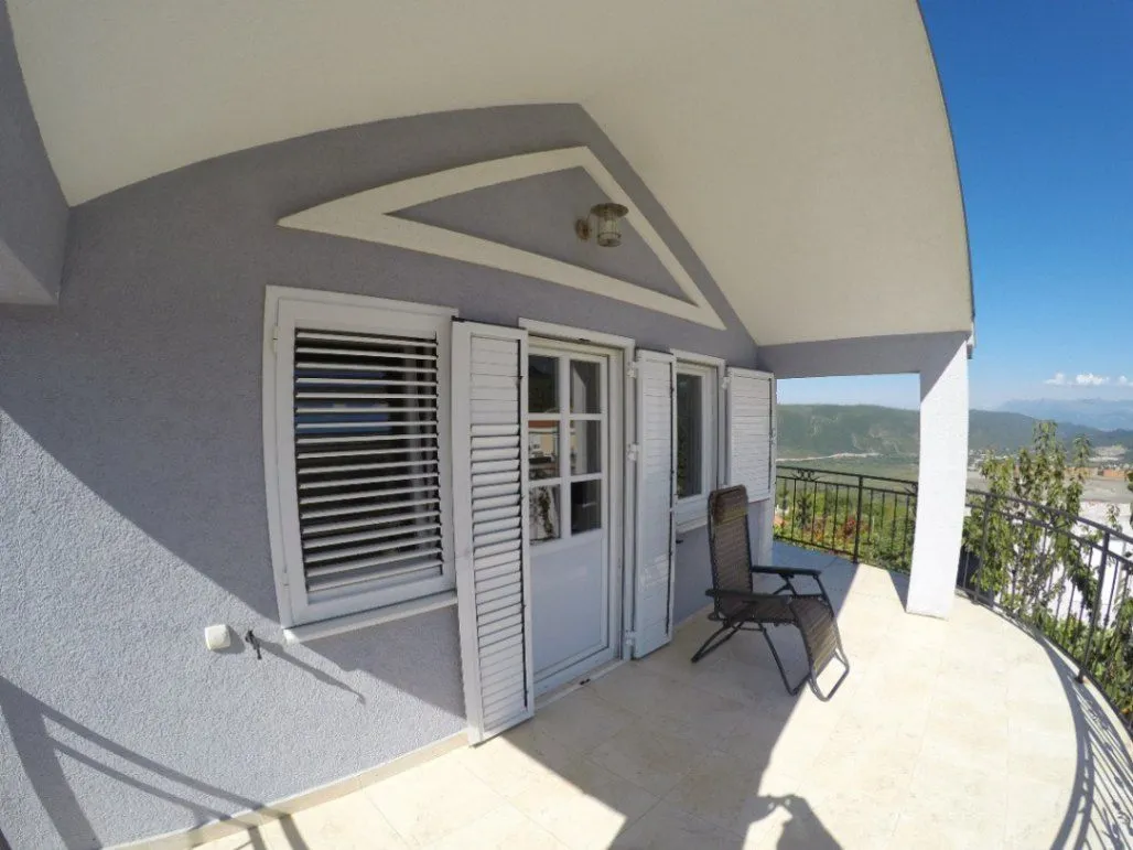 Sale, house, 235m², Prijevor, Budva