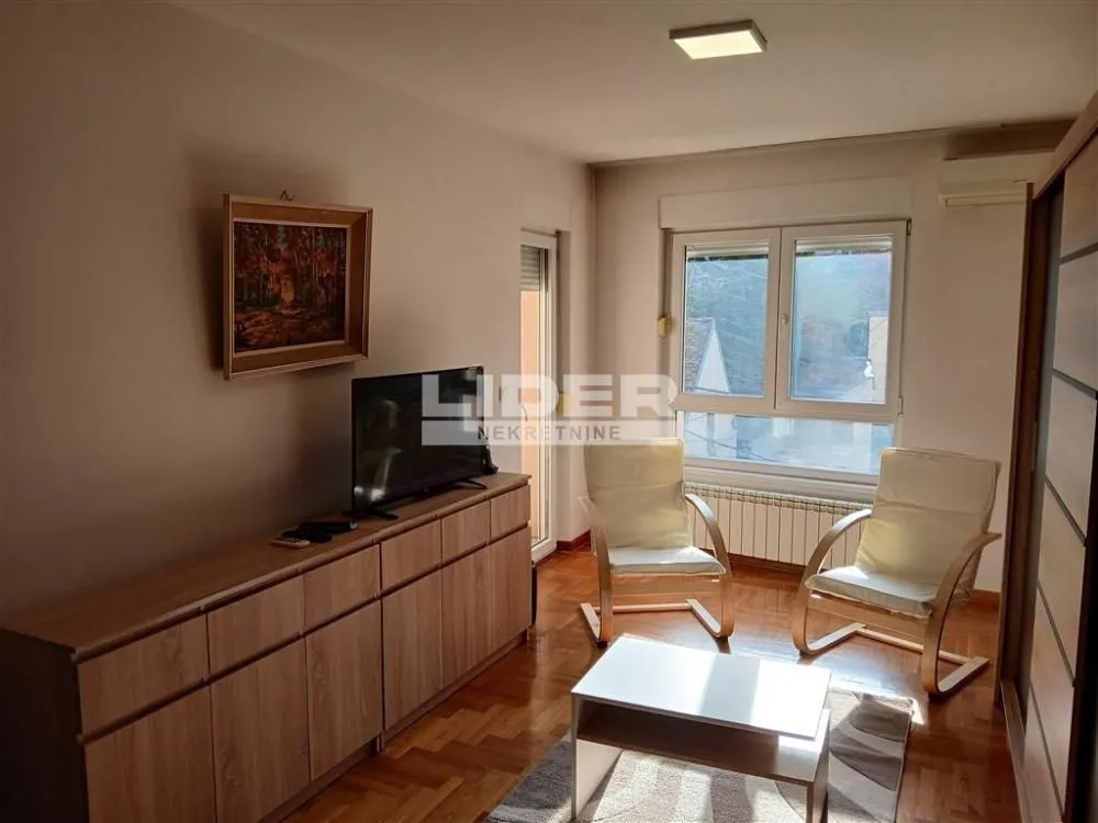 Izdavanje, dvosoban stan, 52m², Bulbulder, Zvezdara Sve Podlokacije