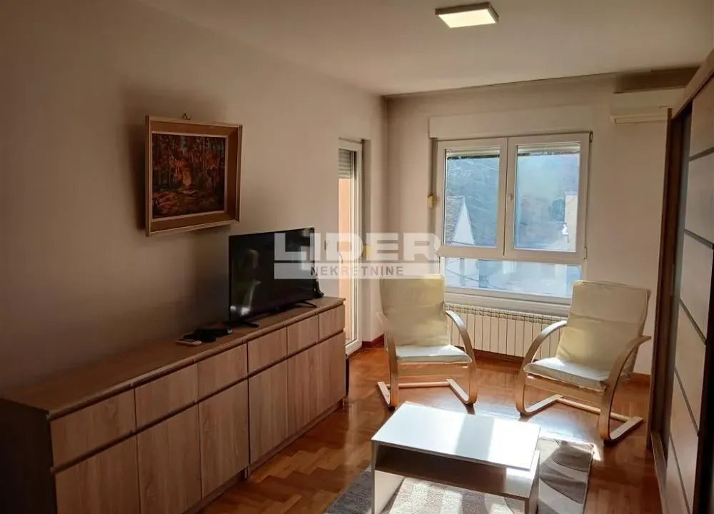 Izdavanje, dvosoban stan, 52m², Bulbulder, Zvezdara Sve Podlokacije