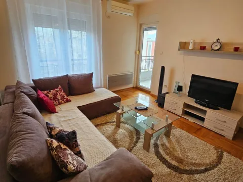 Izdavanje, jednosoban stan, 45m², Zabjelo, Podgorica - image 1