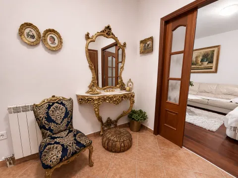 Rent, three bedroom apartment, 100m², Gorica C, Podgorica - image 8