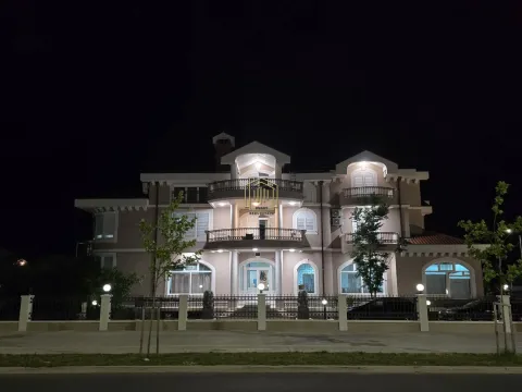 Izdavanje, poslovni prostor, 500m², Stari Aerodrom, Podgorica - image 10