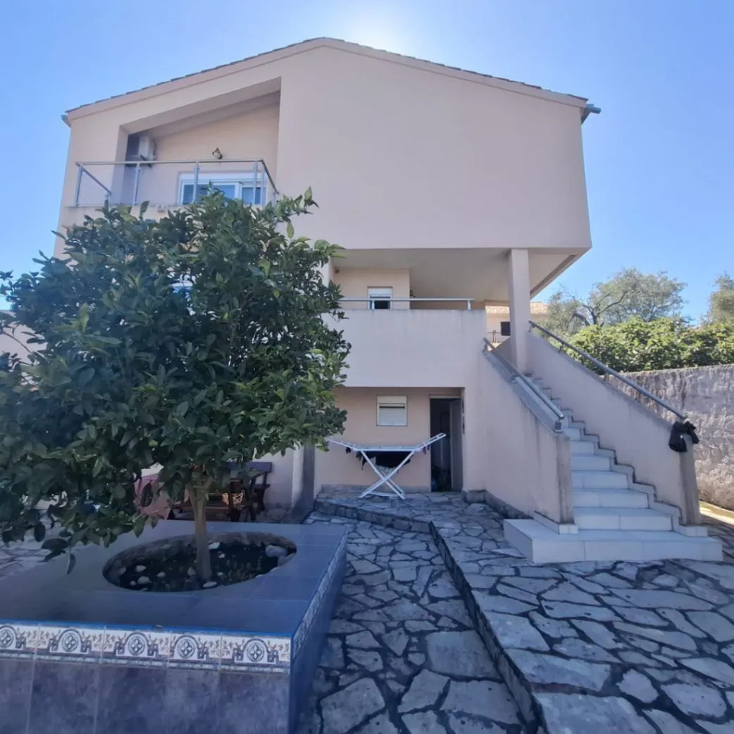 Prodaja, kuća, 166m², Krašići, Tivat