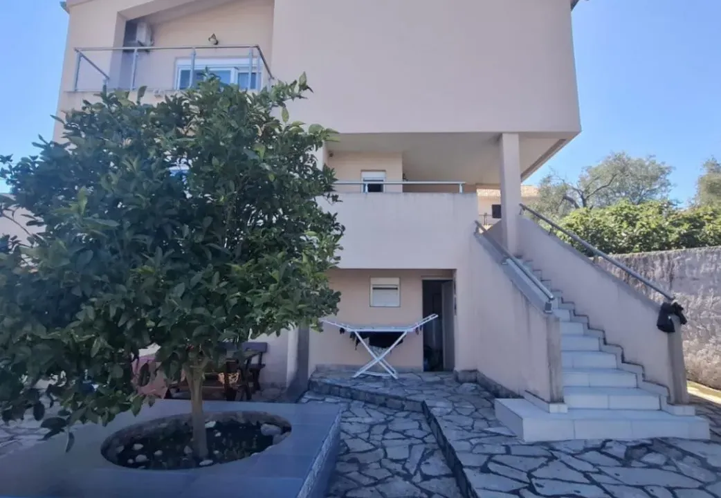 Prodaja, kuća, 166m², Krašići, Tivat