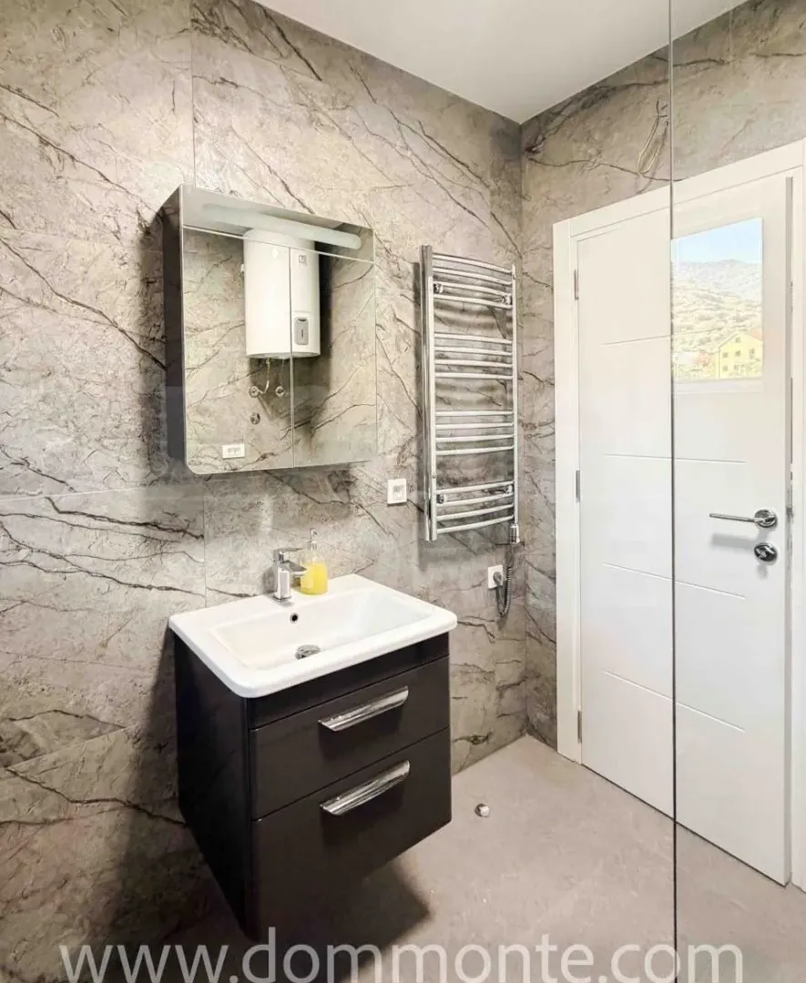 Rent, two bedroom apartment, 80m², Tivat, Crna Gora