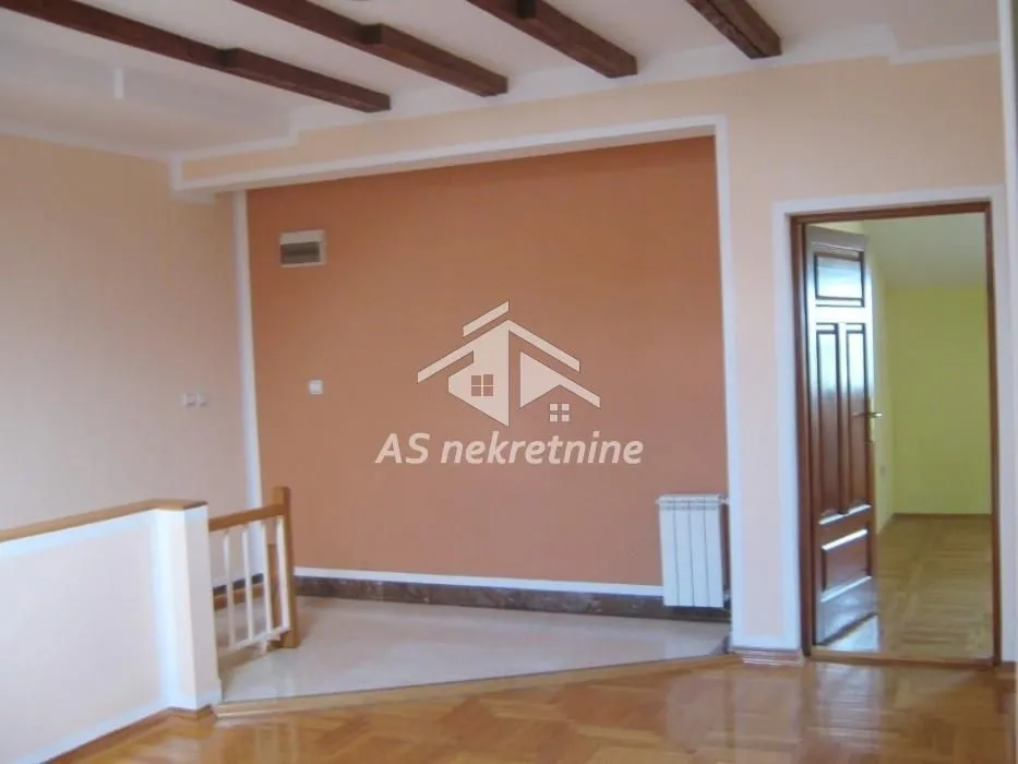 Izdavanje, stan, 200m², Savski Venac, Beograd