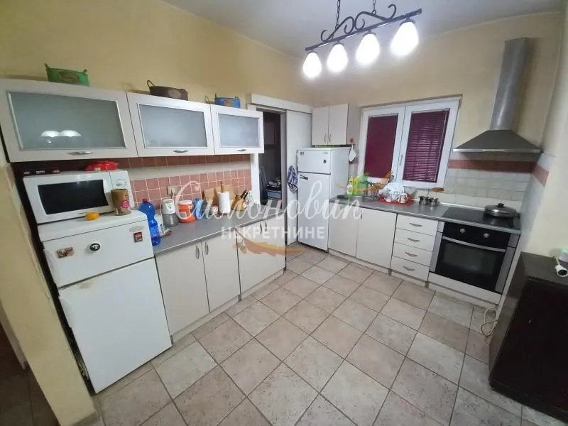 Prodaja, kuća, 167m², Ledine, Beograd